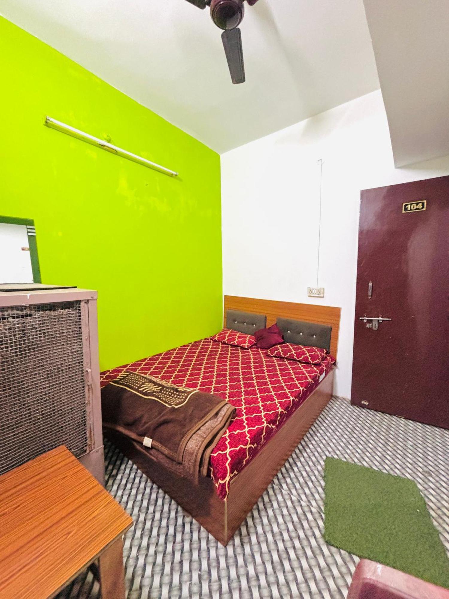 Shivalay Paying Guest House Varanasi Exterior photo