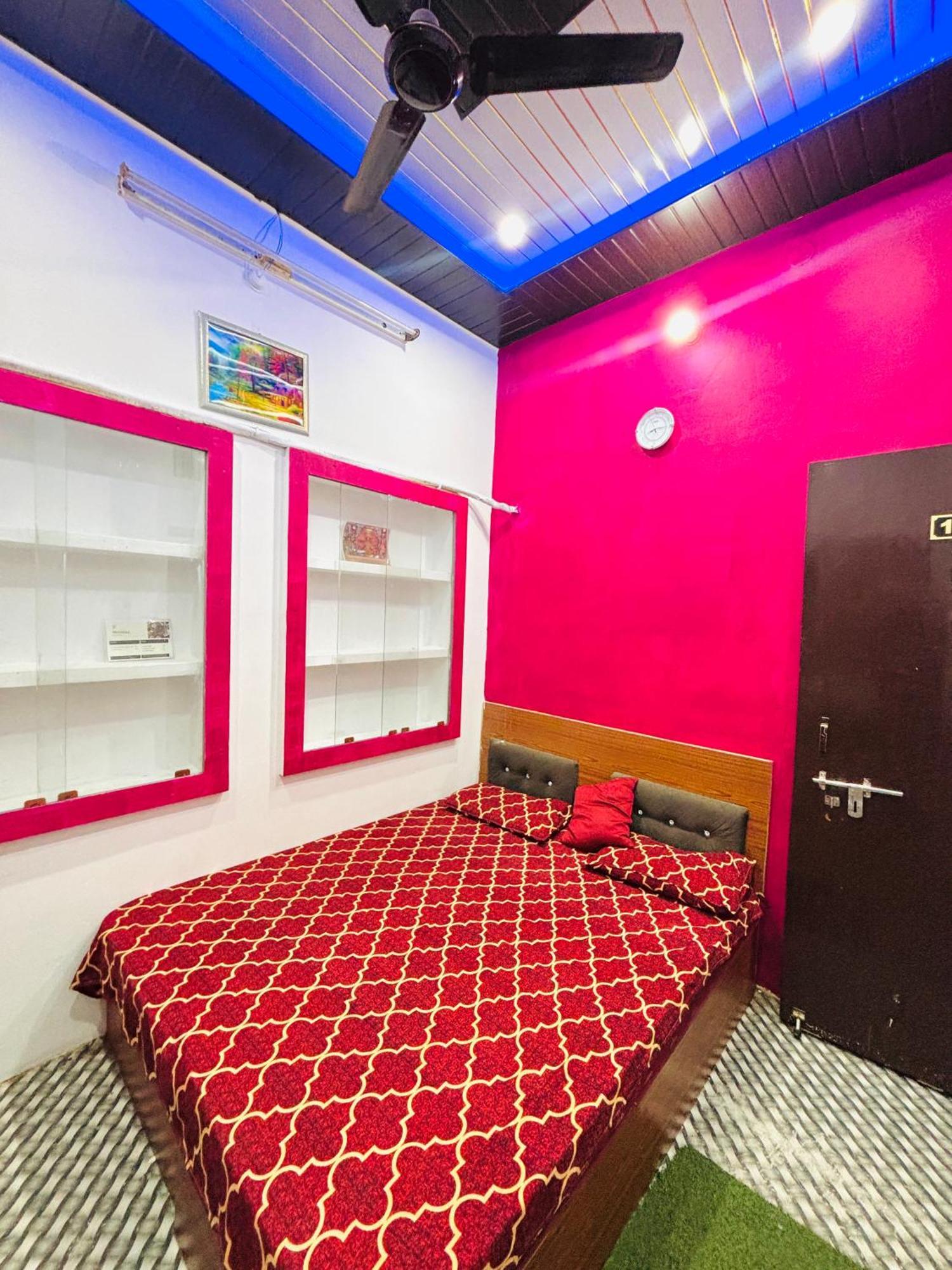 Shivalay Paying Guest House Varanasi Exterior photo