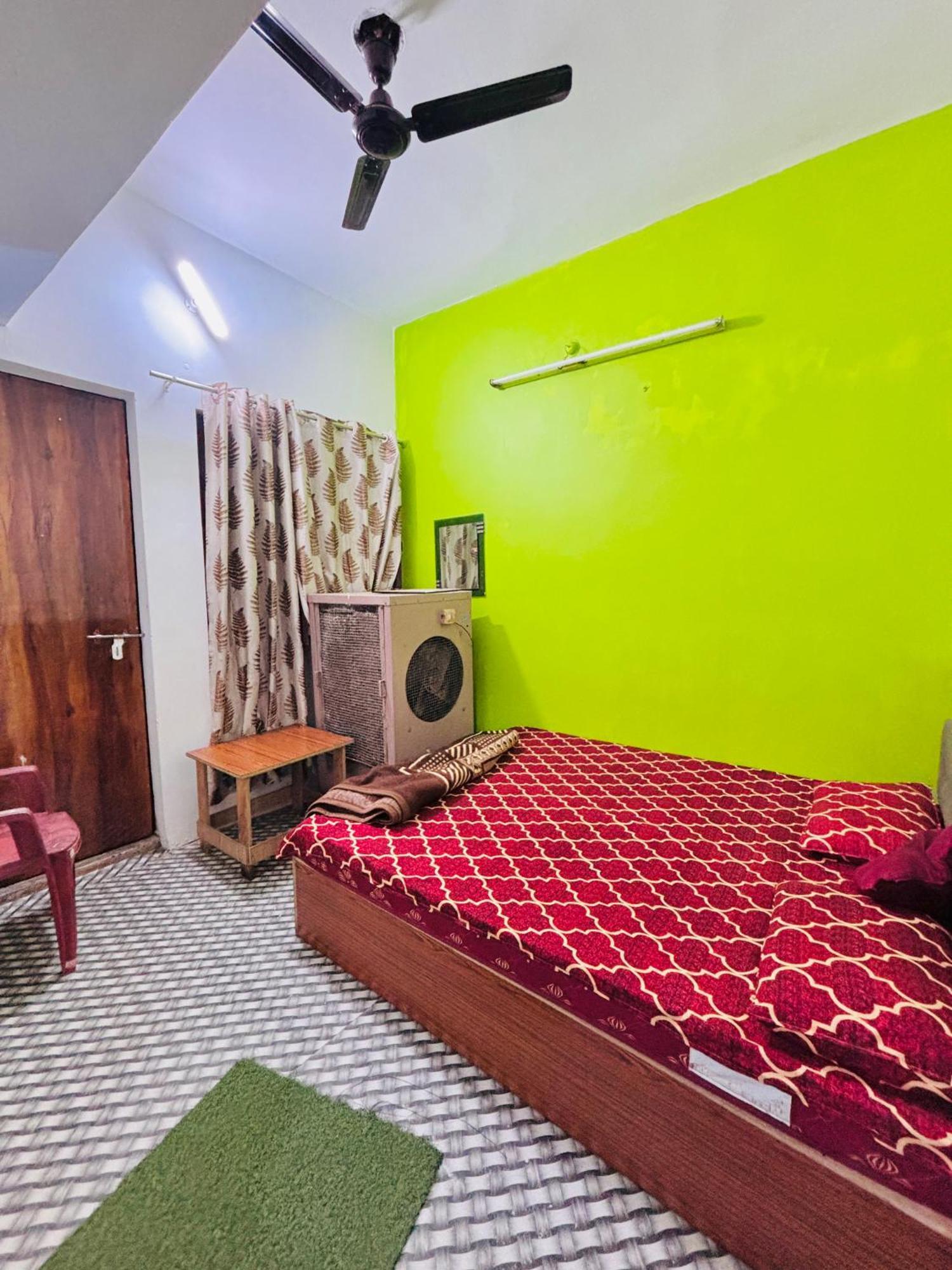 Shivalay Paying Guest House Varanasi Exterior photo