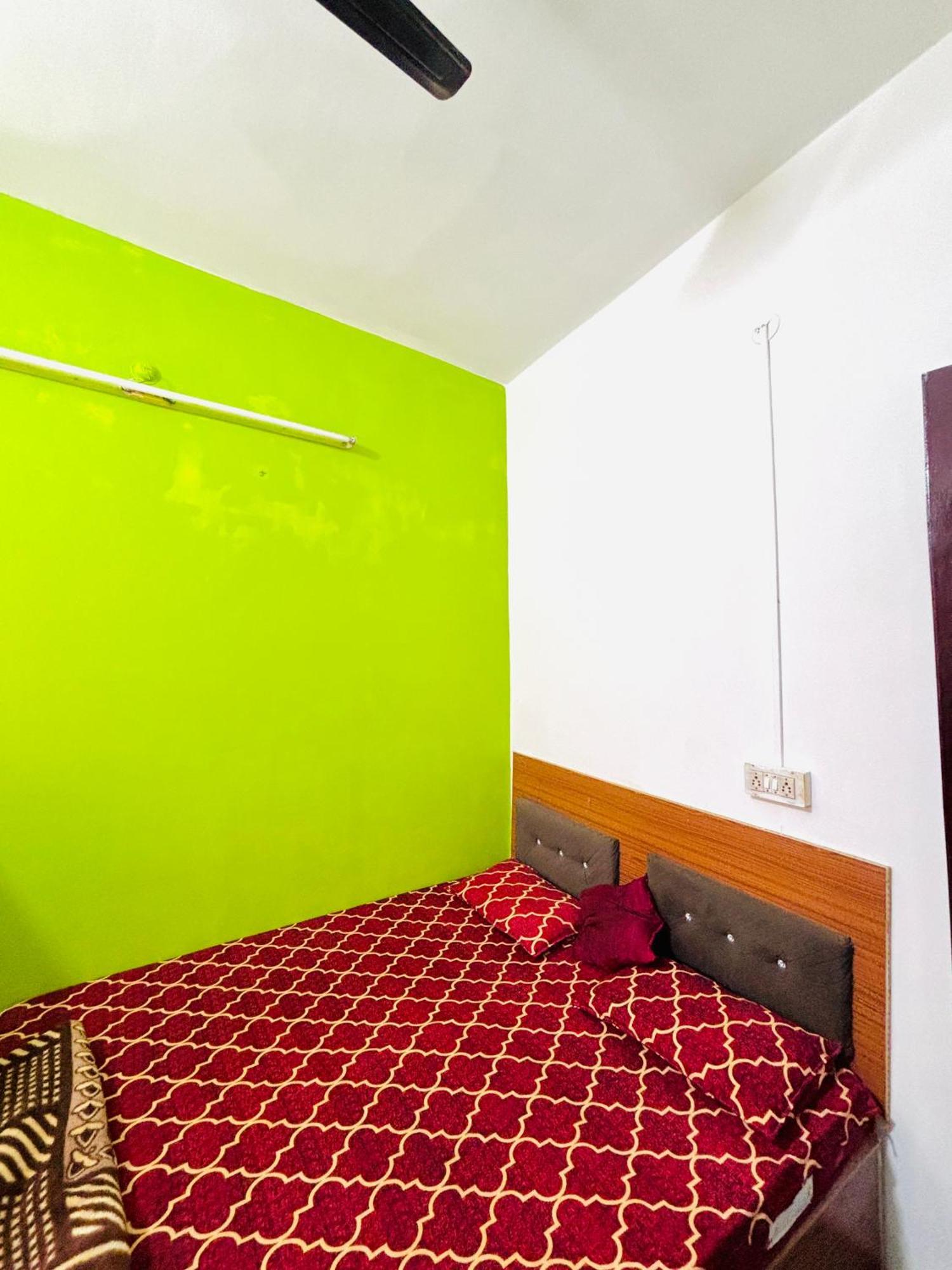 Shivalay Paying Guest House Varanasi Exterior photo