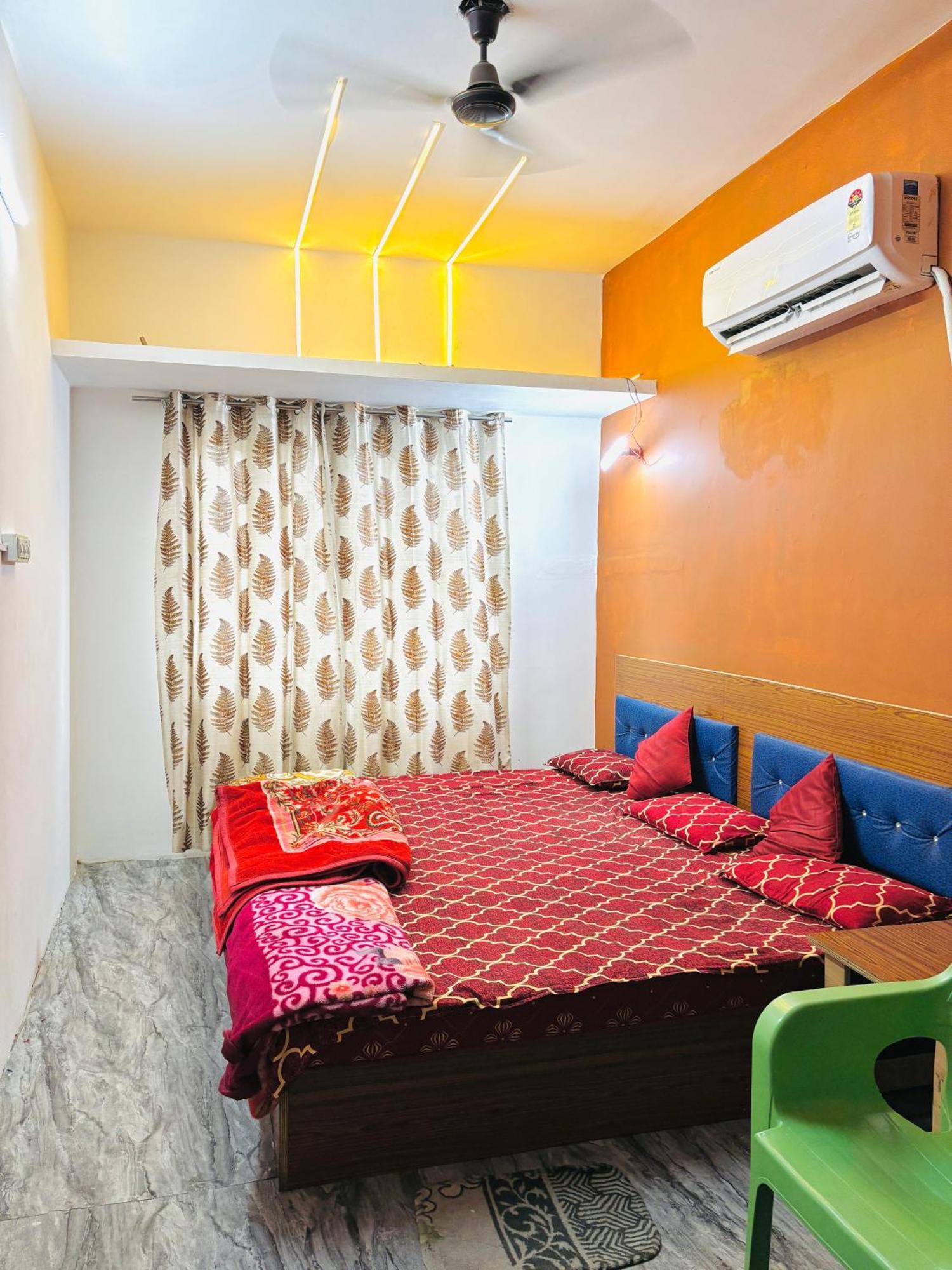 Shivalay Paying Guest House Varanasi Exterior photo